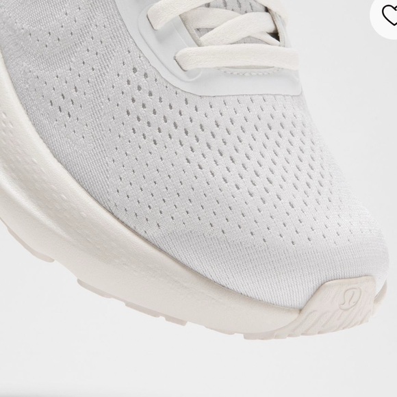 Women's Beyondfeel Running Shoe - Picture 7 of 17